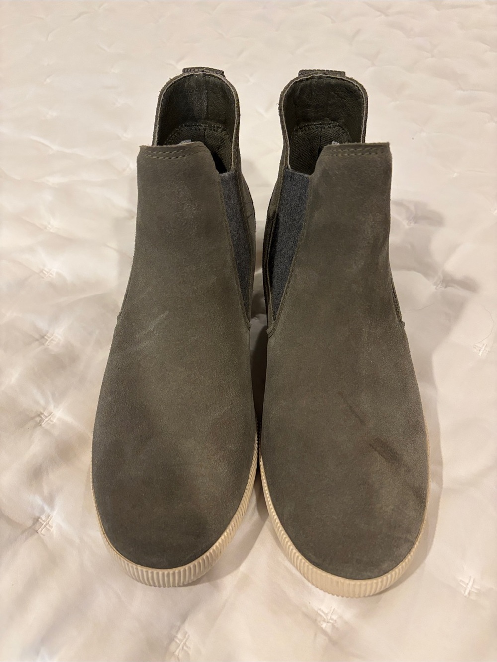 Sorel Women’s Grey Suede Chukka Boots